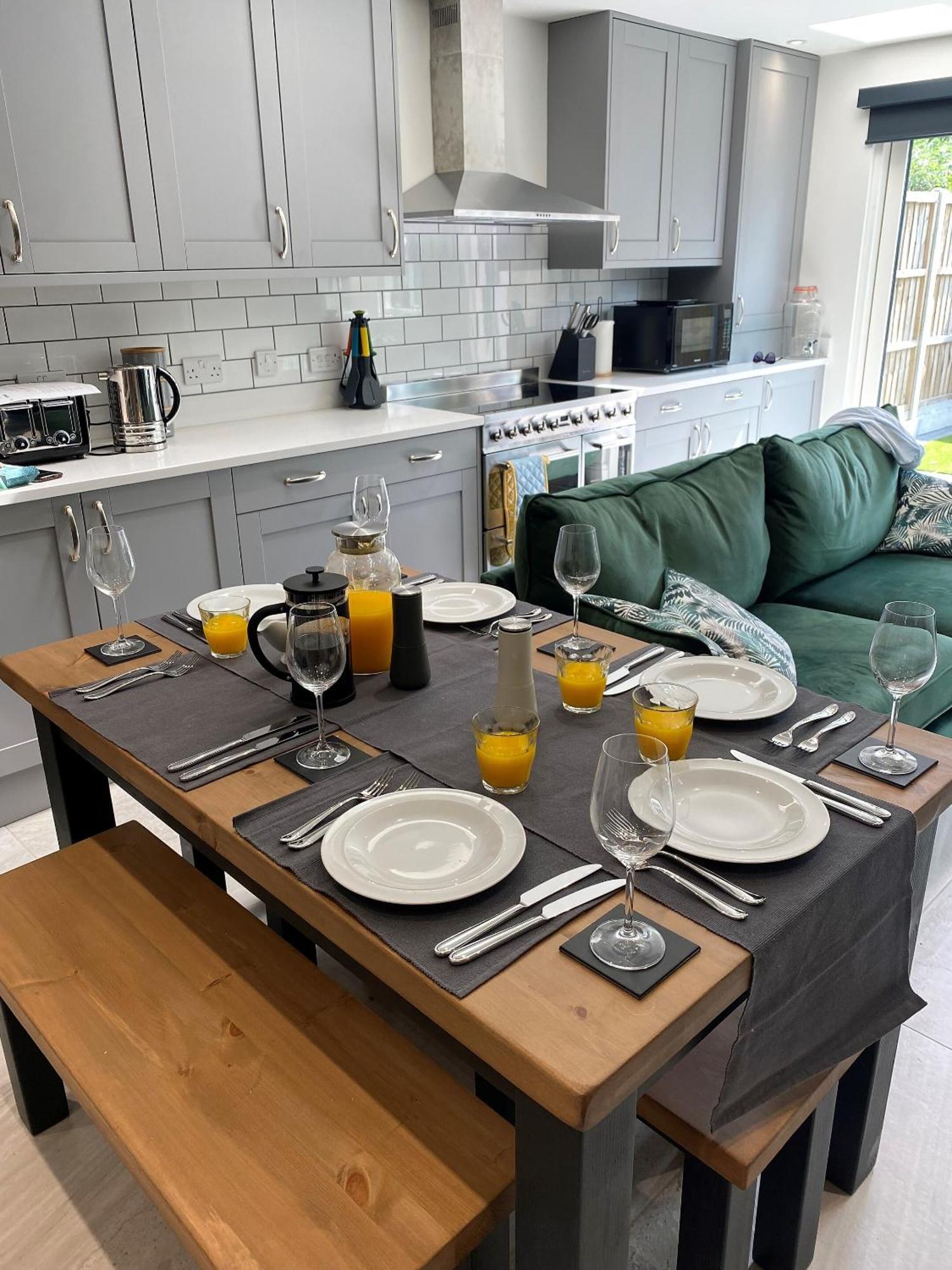 Superb Townhouse Near Vibrant Gloucester Road Бристоль Екстер'єр фото